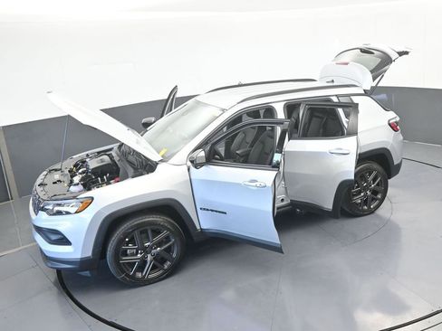 New 2026 Jeep Compass Latitude image 60
