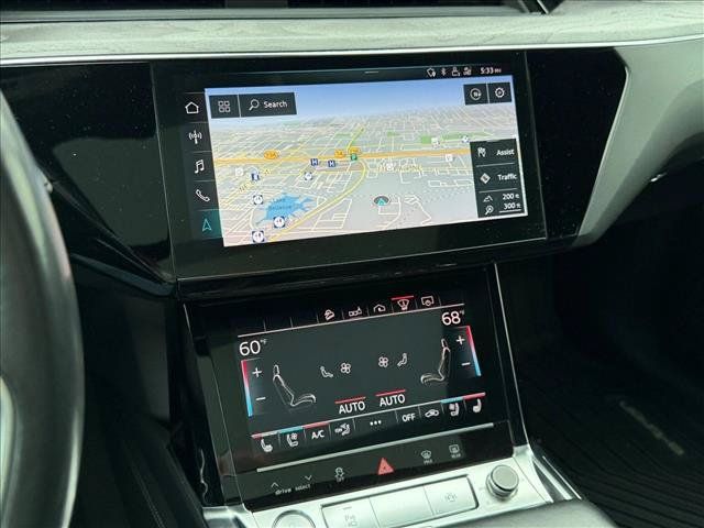 Used 2019 Audi e-tron Prestige w/ Prestige Package AWD/4WD image 15