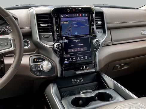 Used 2025 RAM 1500 Laramie AWD/4WD image 7