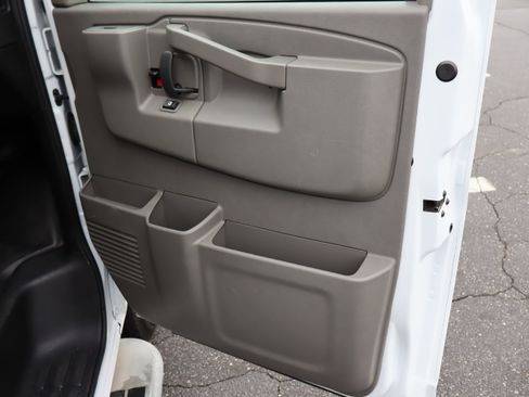 Used 2024 GMC Savana 2500 w/ Driver Convenience Package image 31