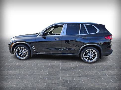 Used 2021 BMW X5 sDrive40i w/ Premium Package image 2