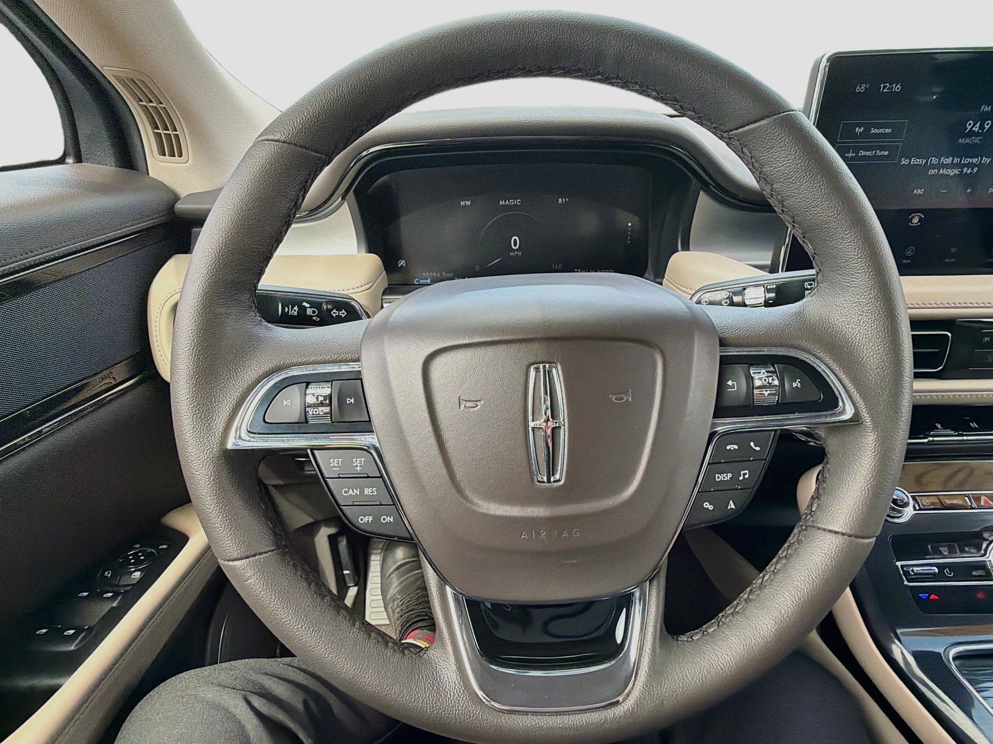 Used 2023 Lincoln Nautilus FWD w/ Premium Package image 11