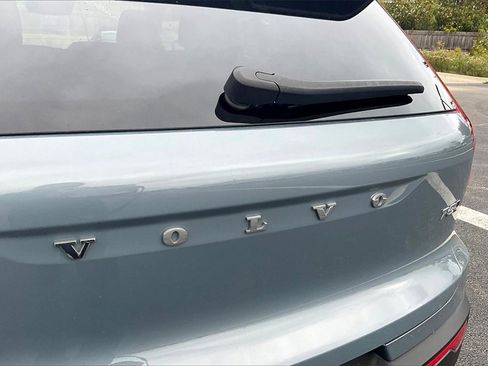 Used 2021 Volvo XC40 T5 R-Design w/ Climate Package image 8