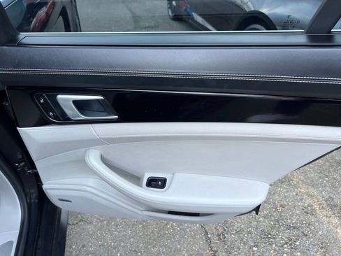 Used 2019 Porsche Panamera 4S AWD/4WD image 33