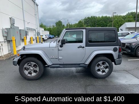 Used 2018 Jeep Wrangler Sahara AWD/4WD image 2