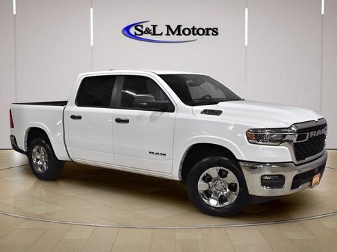 Used 2025 RAM 1500 Big Horn AWD/4WD image 9