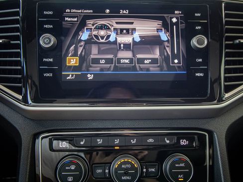 Certified 2023 Volkswagen Atlas Cross Sport SEL R-Line AWD/4WD image 44