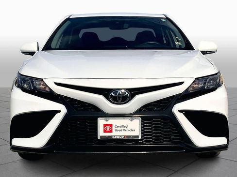 Used 2023 Toyota Camry SE image 3