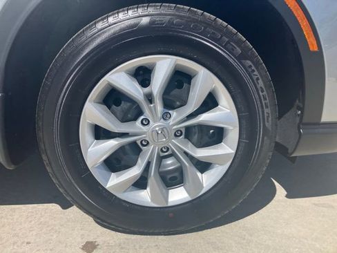 Used 2025 Honda CR-V LX image 13