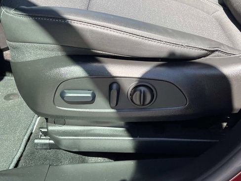 Used 2022 Buick Encore GX Select w/ Sport Touring Package FWD image 18