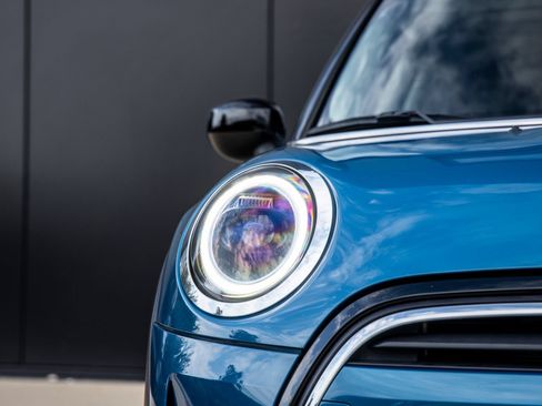 Used 2023 MINI Cooper 2-Door Hardtop FWD image 17