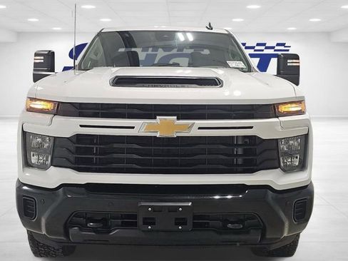 Used 2025 Chevrolet Silverado 2500 Custom w/ Custom Value Package image 2