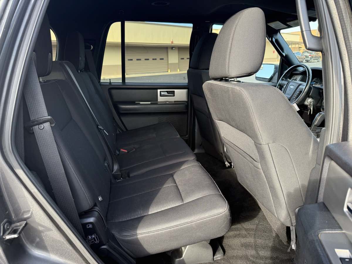 Used 2017 Ford Expedition XLT AWD/4WD image 20
