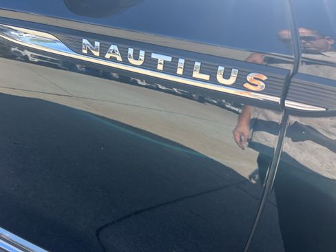Used 2019 Lincoln Nautilus Reserve FWD image 4