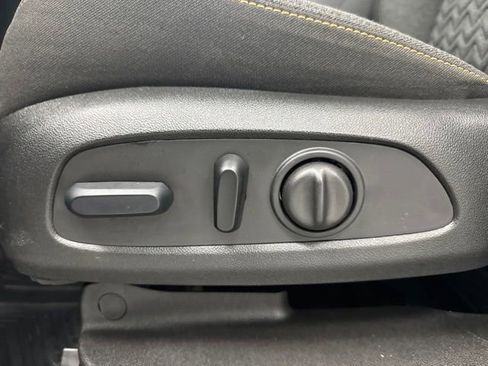 Used 2024 Chevrolet Equinox LT FWD image 10