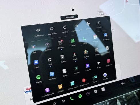 Used 2023 Tesla Model 3 Standard Range image 63