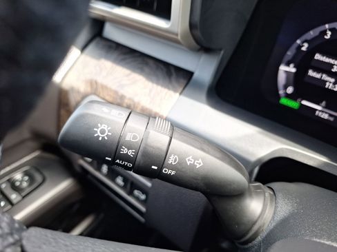 Used 2026 Toyota Tacoma Limited image 22