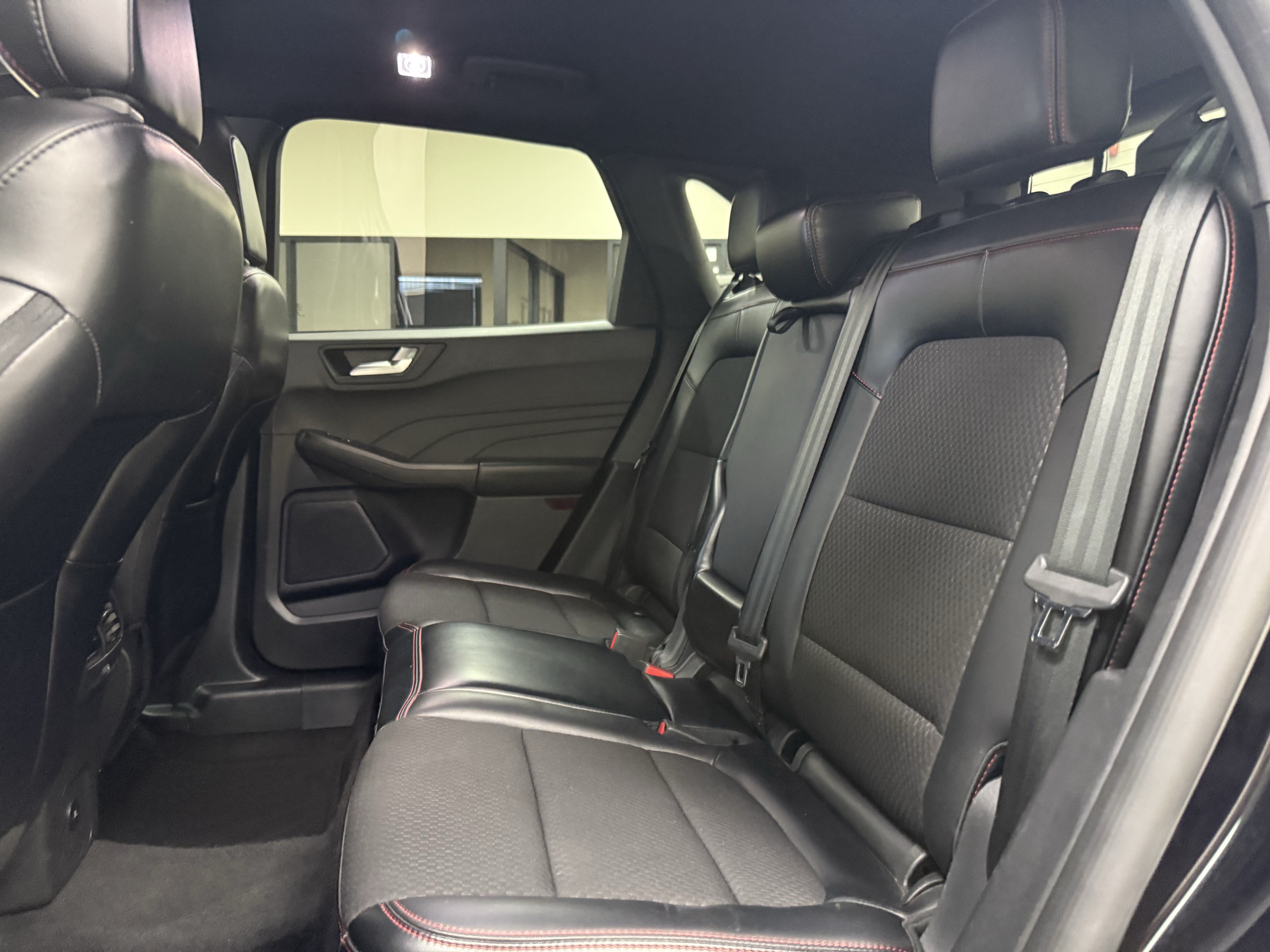 Used 2024 Ford Escape ST-Line FWD image 16