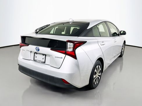 Used 2020 Toyota Prius LE image 4