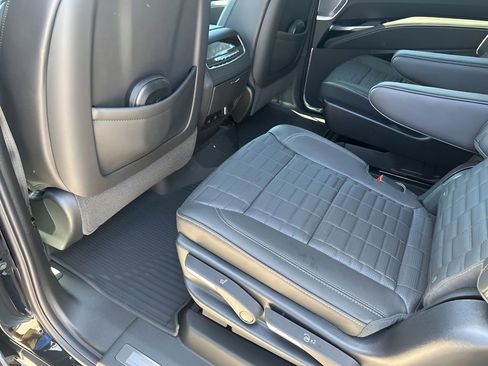 New 2026 Cadillac Escalade ESV Platinum Sport w/ LPO, ONYX Package AWD/4WD image 26