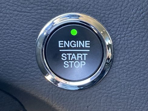 Used 2024 Ford Edge Titanium image 24