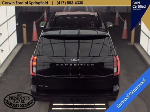 Used 2025 Ford Expedition Active AWD/4WD image 11