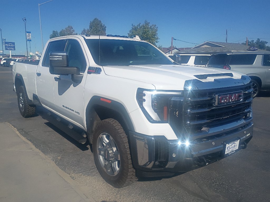 Used 2025 GMC Sierra 3500 SLT w/ SLT Premium Package AWD/4WD image 4
