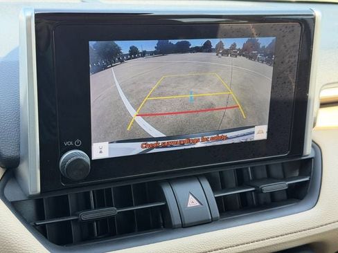Certified 2024 Toyota RAV4 LE AWD/4WD image 18
