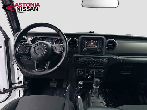 Used 2021 Jeep Gladiator Willys image 30