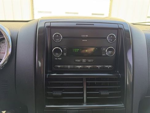 Used 2010 Ford Explorer Sport Trac Limited image 25