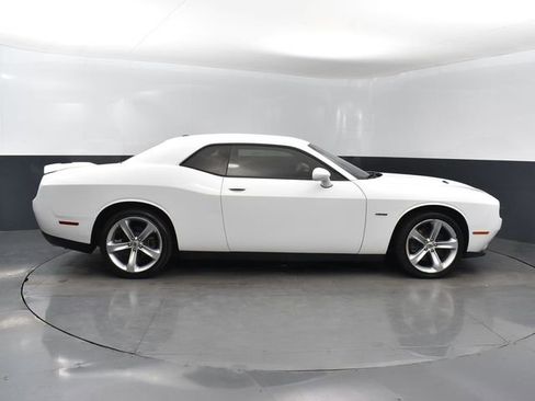 Used 2018 Dodge Challenger R/T RWD image 18