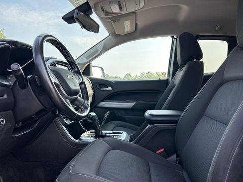 Used 2017 Chevrolet Colorado LT w/ LT Convenience Package AWD/4WD image 10