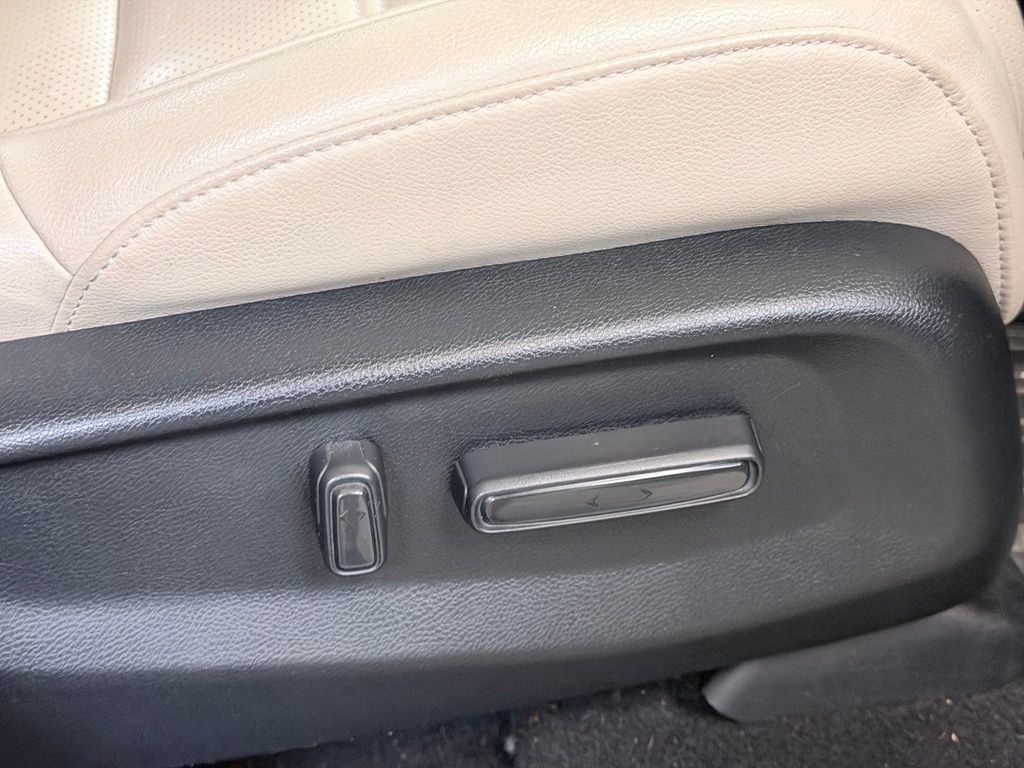 Used 2017 Honda CR-V Touring image 36