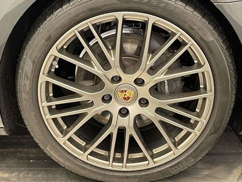 Used 2022 Porsche Panamera 4 Platinum Edition image 14
