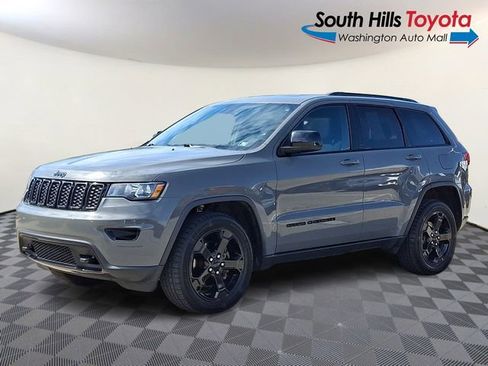 Used 2019 Jeep Grand Cherokee Laredo AWD/4WD image 3