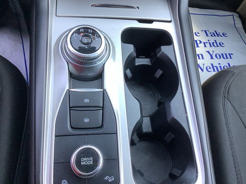 Used 2022 Ford Explorer XLT image 19