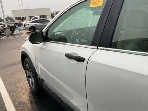 Used 2020 Honda CR-V LX image 9