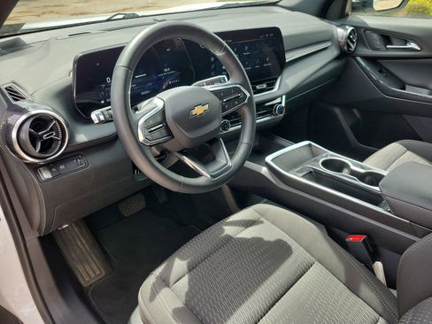 Used 2025 Chevrolet Equinox LT FWD image 14