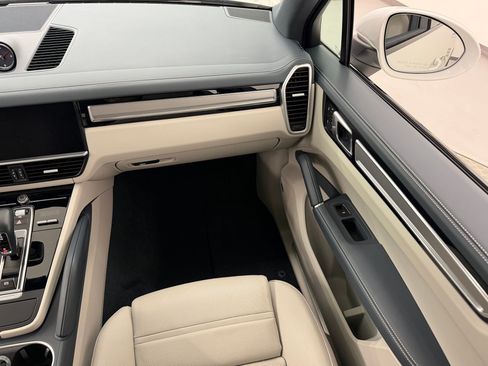 Certified 2023 Porsche Cayenne S AWD/4WD image 28