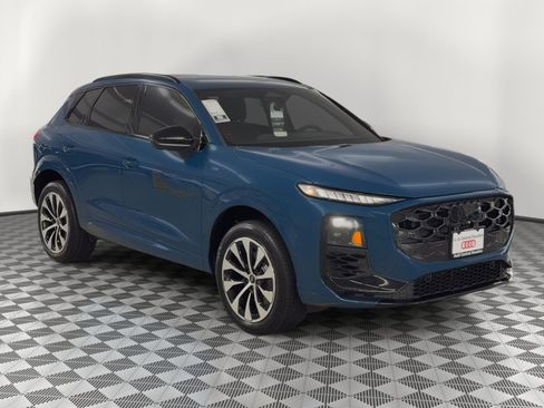 New 2026 Audi Q3 quattro 2.0T AWD/4WD image 7