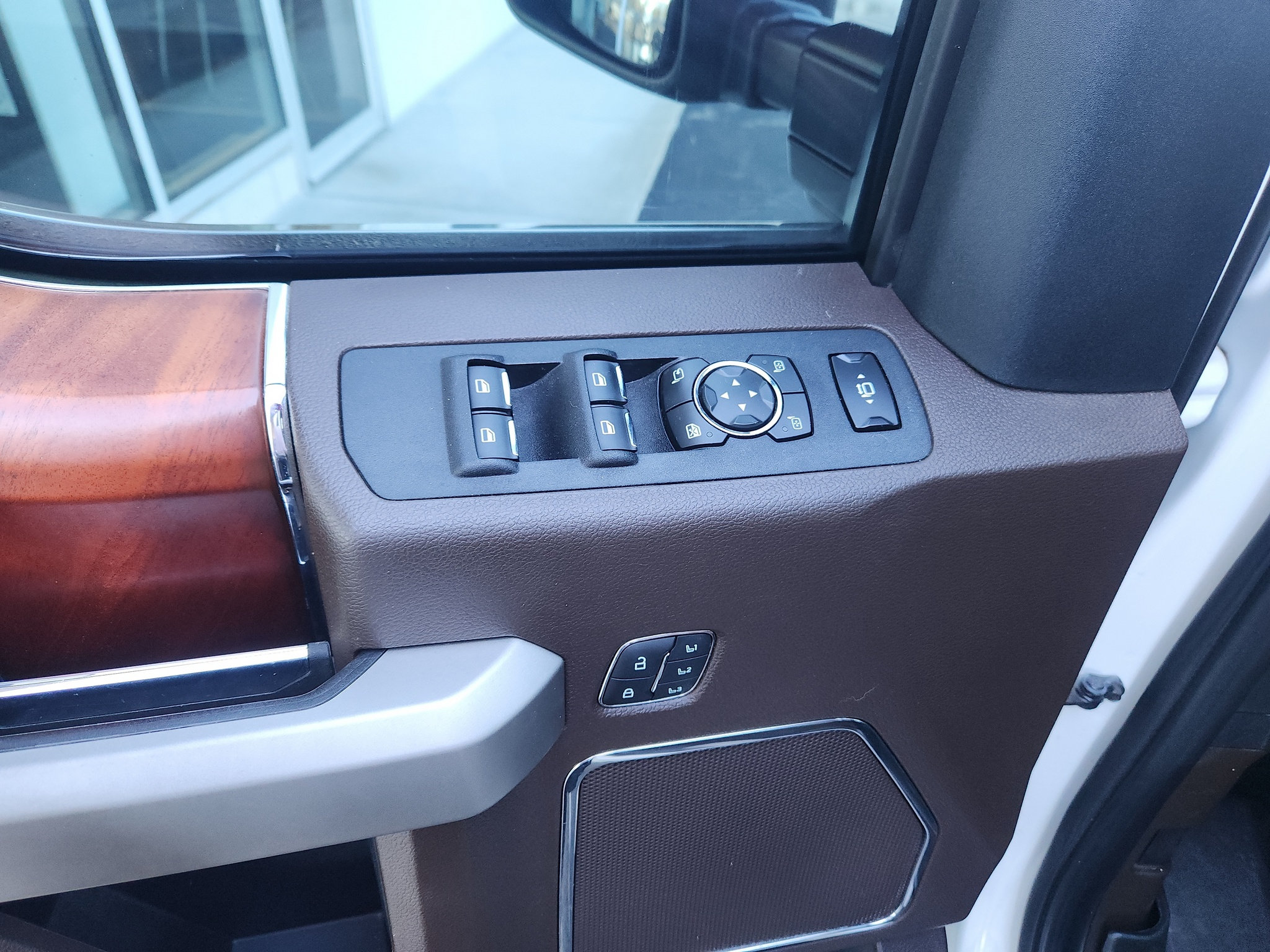Used 2020 Ford F350 King Ranch w/ King Ranch Ultimate Package AWD/4WD image 18
