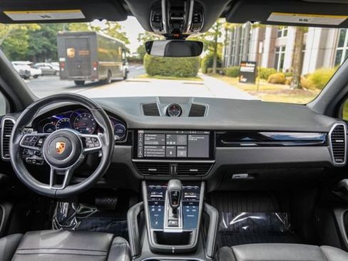 Used 2021 Porsche Cayenne AWD/4WD image 23