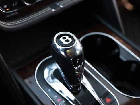 Used 2018 Bentley Bentayga AWD/4WD image 51