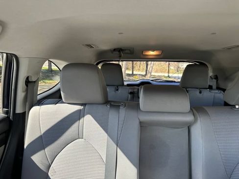 Used 2022 Toyota Highlander LE AWD/4WD image 36