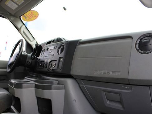 Used 2015 Ford E-350 and Econoline 350 Super Duty image 21