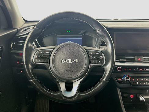 Used 2022 Kia Niro EX Premium FWD image 18