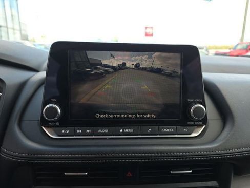 Used 2024 Nissan Rogue SV image 20