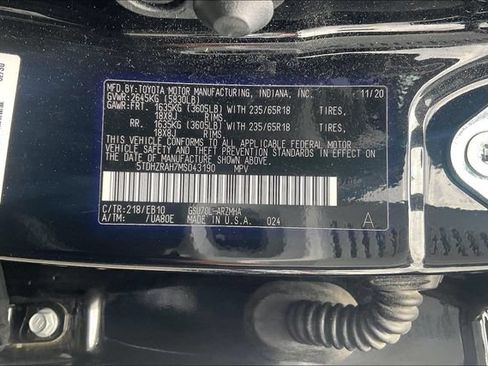 Used 2021 Toyota Highlander XLE FWD image 36