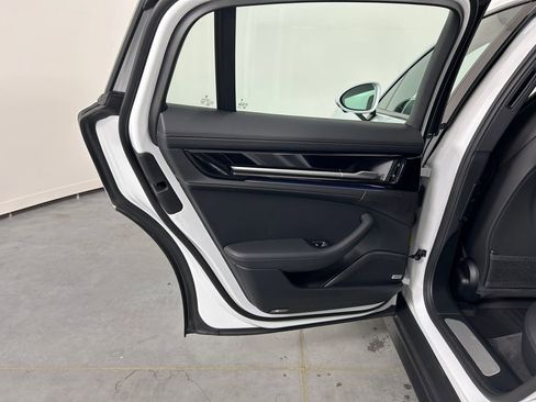 Certified 2024 Porsche Panamera 4 AWD/4WD image 28