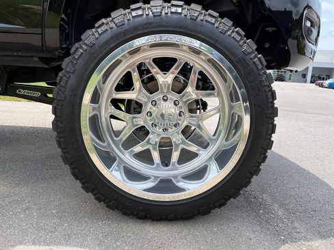 Used 2021 RAM 2500 Laramie w/ Night Edition AWD/4WD image 3